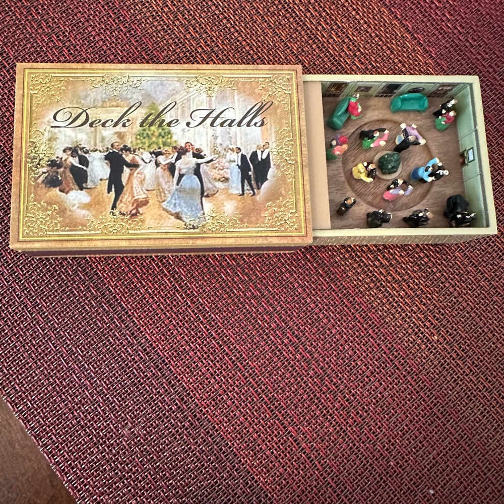 Gold Label Mr Christmas Matchbox Melodies (Deck The Halls) Music Box.